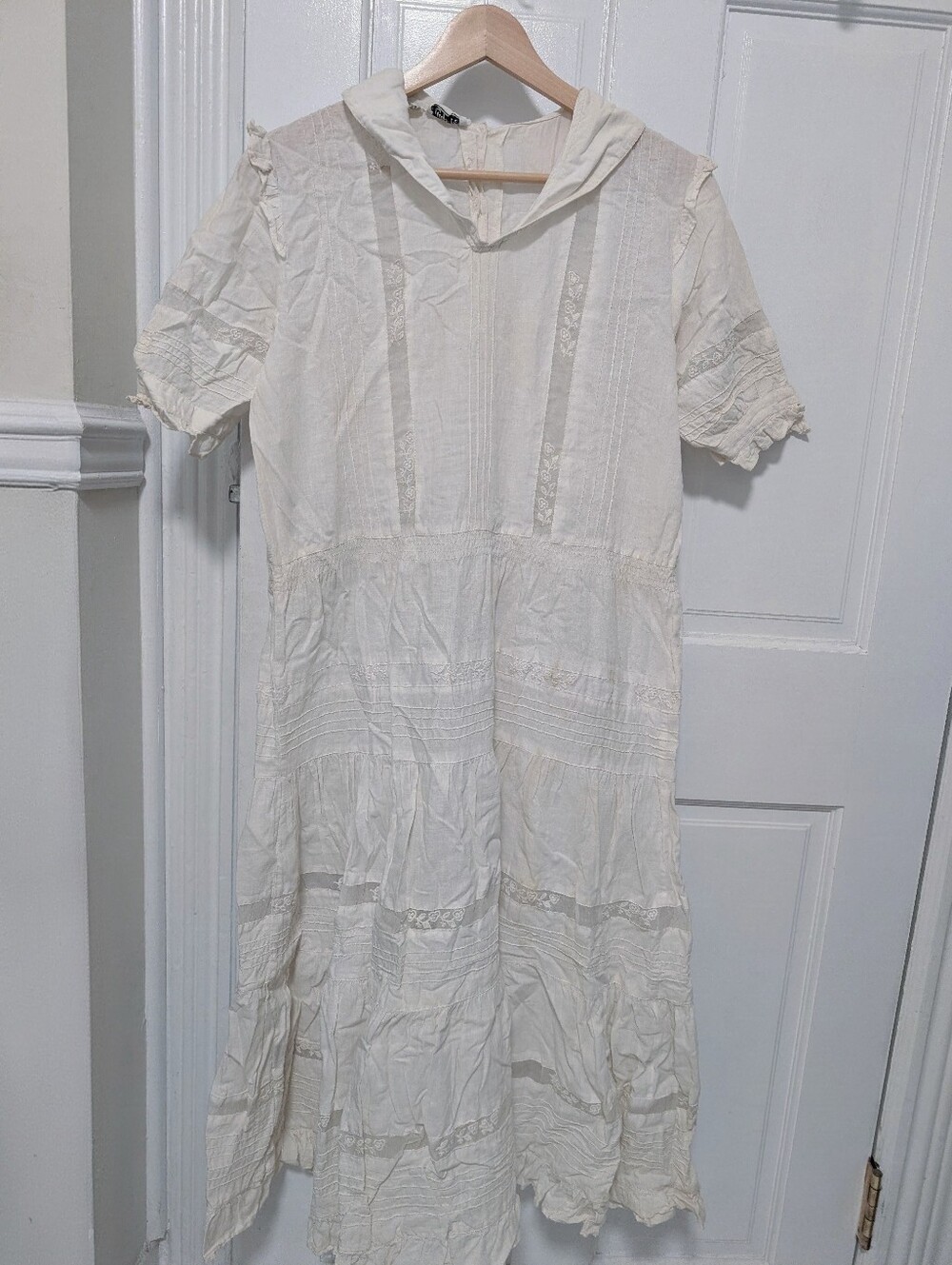 Vintage 1970s Nupur Cottagecore cotton White dress With Floral Lace Ruffle Sz L
